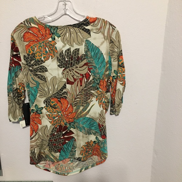 Beautiful NWT N Touch colorful palm blouse Small - Picture 7 of 8